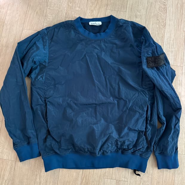 스톤아일랜드 나일론메탈 맨투맨 블랙와펜