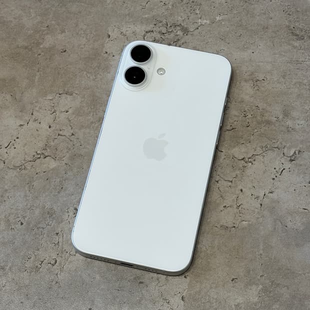 (SS급) 아이폰16플러스 화이트 128기가 97% 박스포함 판매