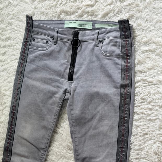 [오프화이트] 메인 라벨 다이아그 스트랩 스키니 진 - 그레이