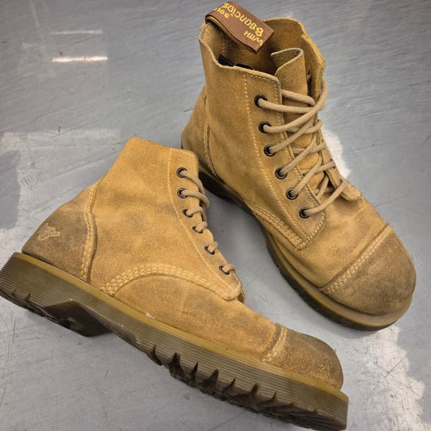 닥터마틴 왈라스 스웨이드 부츠