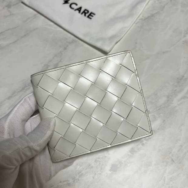 보테가베네타 인트레치아토 반지갑