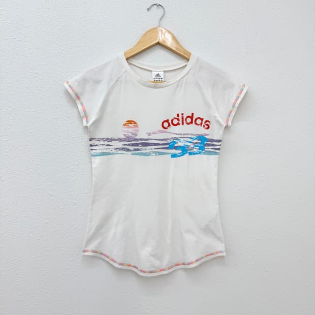 빈티지 아디다스 00‘s 로고 슬림 반팔티