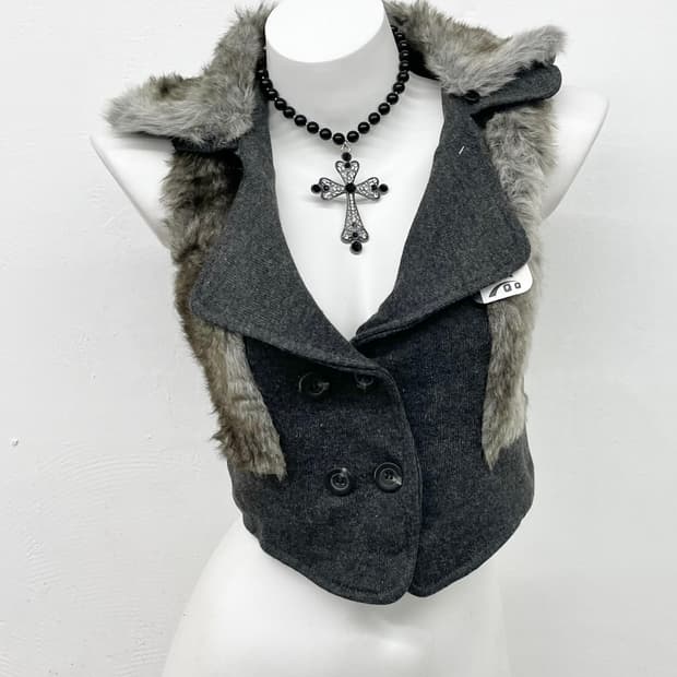 긱시크 카라 퍼 버튼 탑