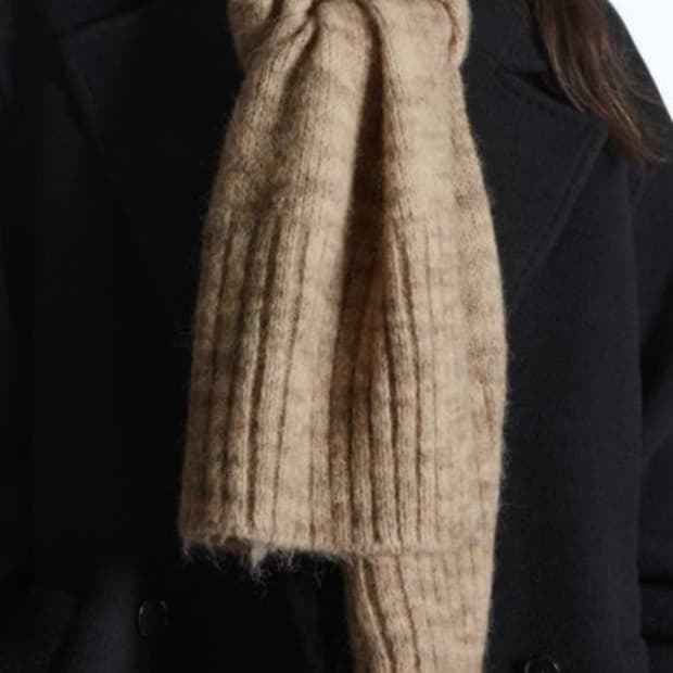 COS 코스 베이지 머플러