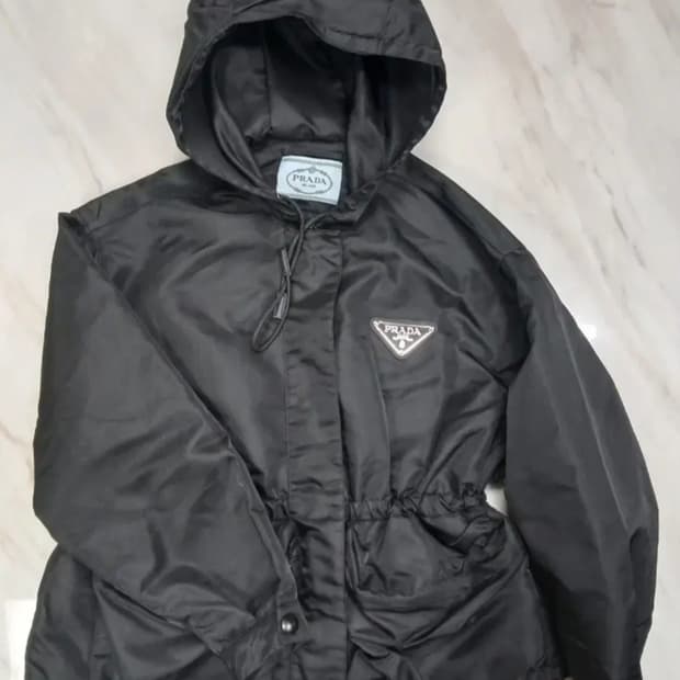 [새상품급] 프라다 여성용 리나일론 후드자켓 L 사이즈 