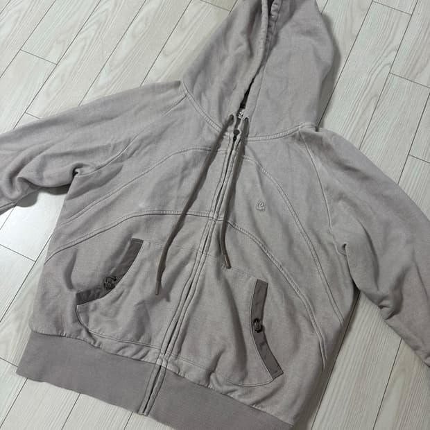 코이세이오 후드집업