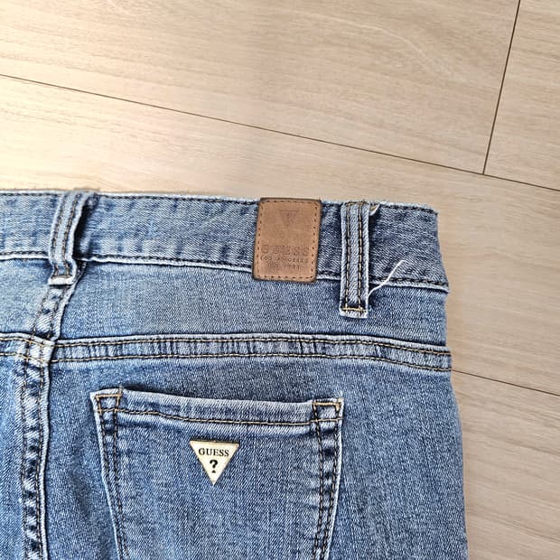 GUESS 데님 부츠컷 청바지 26