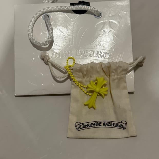 크롬하츠 실리크롬 CH 크로스 옐로우 러버 목걸이