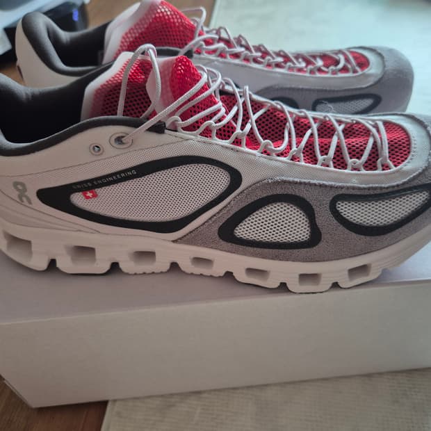 On 클라우드 X FKA Lily 275mm 새 상품입니다!