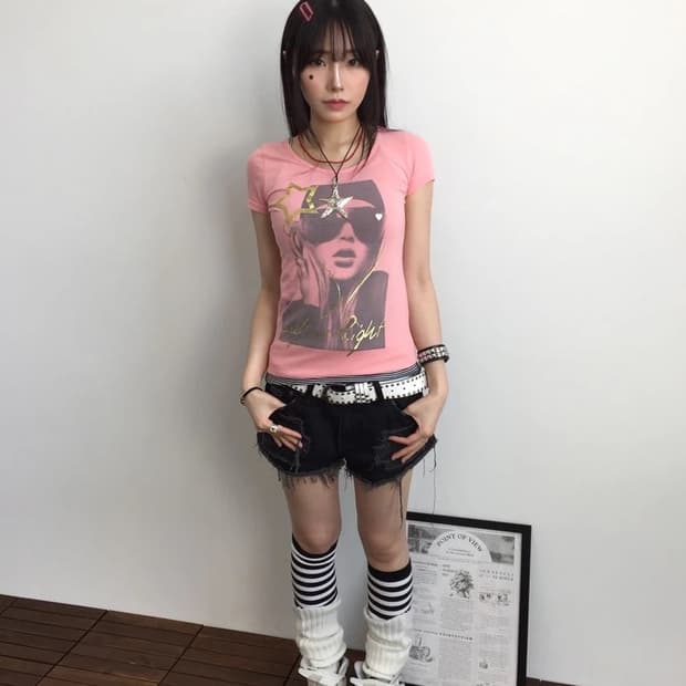 XOXO Y2K Pink Photo Graphic Tee