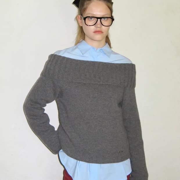 시눈 오프숄더 니트