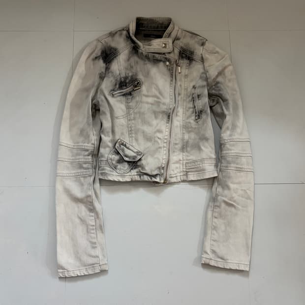 • Light Gray Tie Dye Crop Neck Buckle Ja