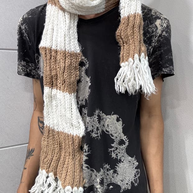 2. Stripe knit scarf 2.8