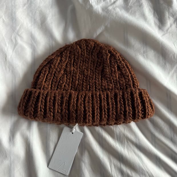 로아 ROA 울 비니 브라운