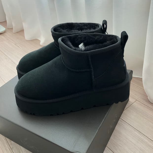 새상품 어그 울트라 미니 플랫폼