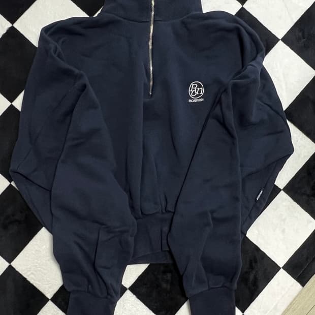 ronron 반집업 크롭 맨투맨 실착 1회