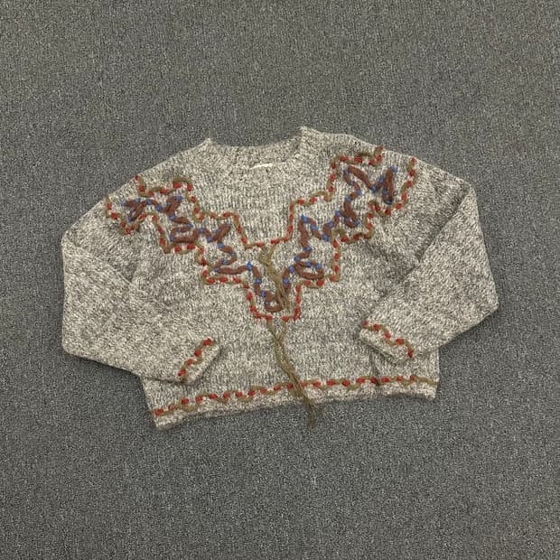 OS)빈티지 자수 디테일 혼방 니트 스웨터