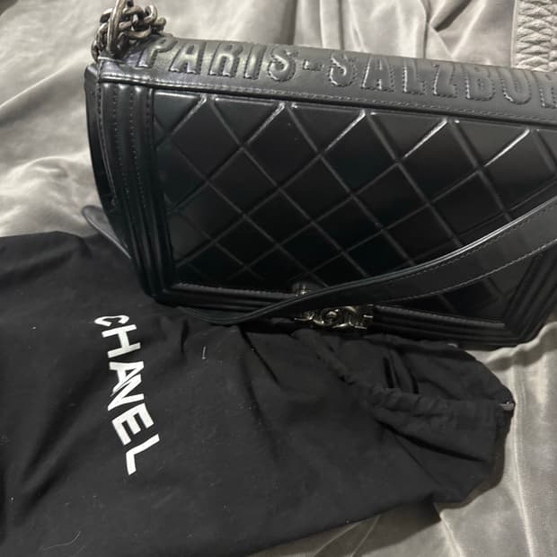 샤넬 보이백 미디움 