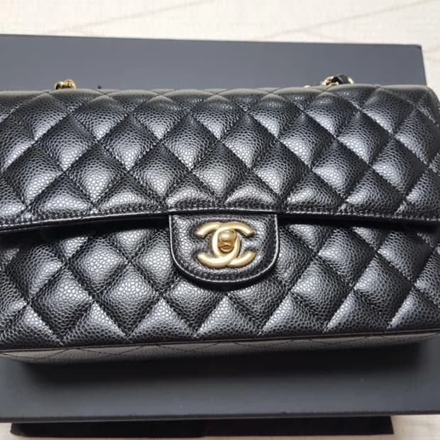 (정품)샤넬 클래식 캐비어 금장 급처!