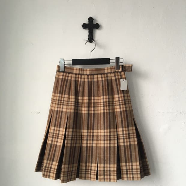 Check pattern pleats skirt
