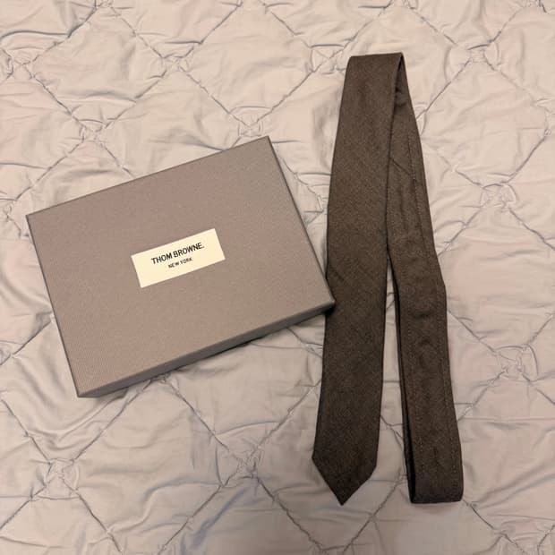 톰브라운 미드그레이 넥타이