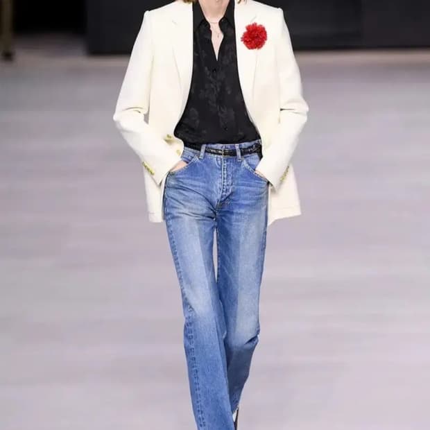 셀린느 피어워시 플레어진 32