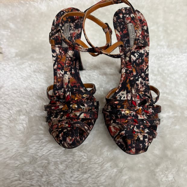 보테가 베네타(Bottega Veneta)아트 프린트 샌들