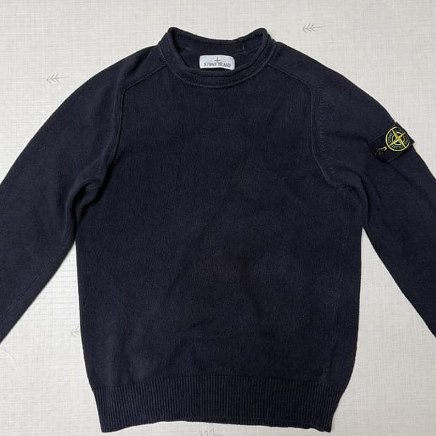 23ss스톤아일랜드 니트s사이즈 교신 가능