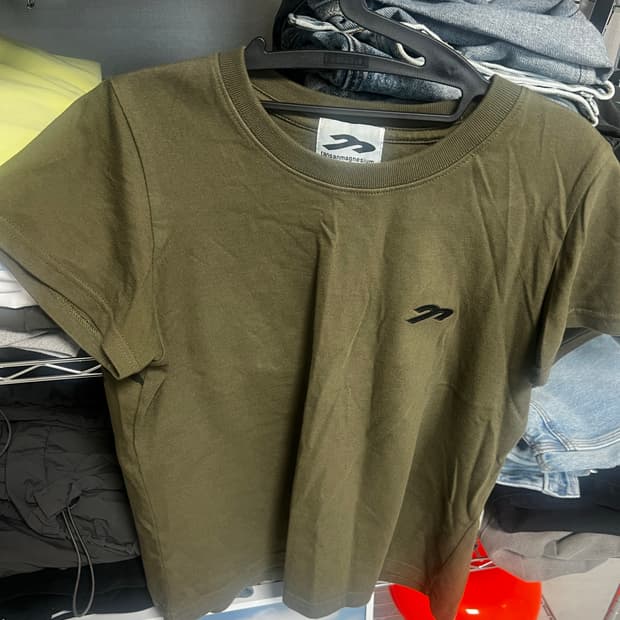 탄산마그네슘 카키 크롭 반팔
