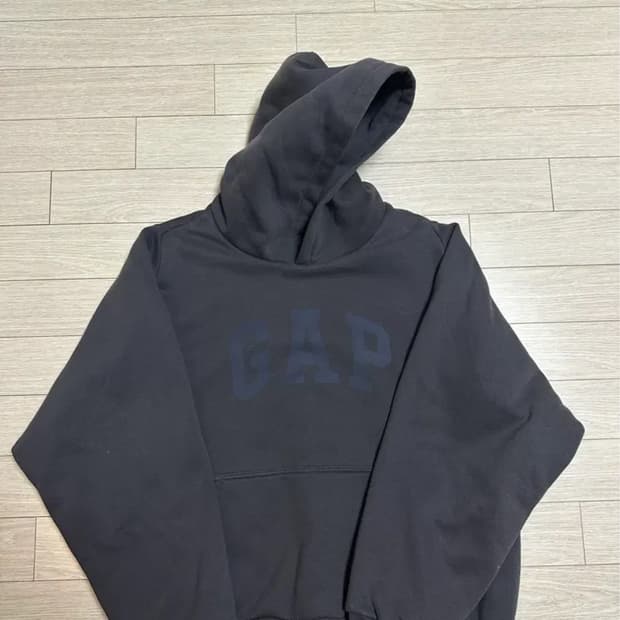 [XL] 이지 갭 엔지니어드 바이 발렌시아가 도브 슈렁큰 후드 블랙