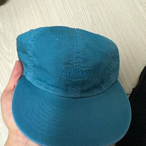 Adsum 캡