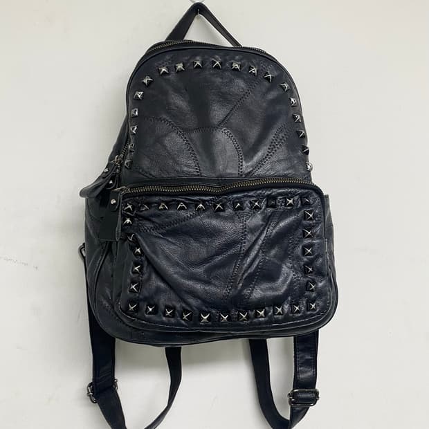 00’s Pyramid Stud Black backpack