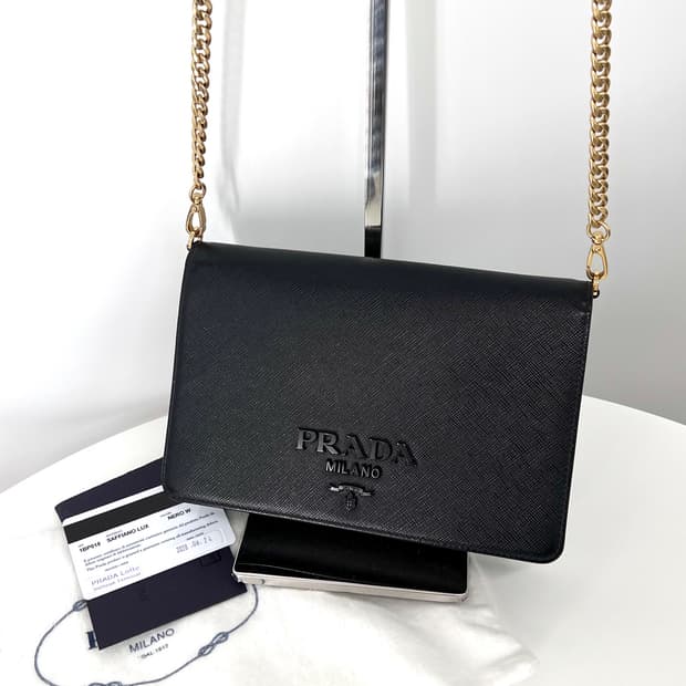 프라다 사피아노 블랙로고 체인 크로스백 블랙 (1BP018)
