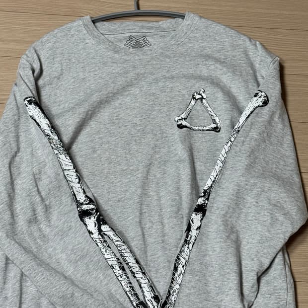 팔라스 트라이본 롱슬리브 그레이 말 - 25FW