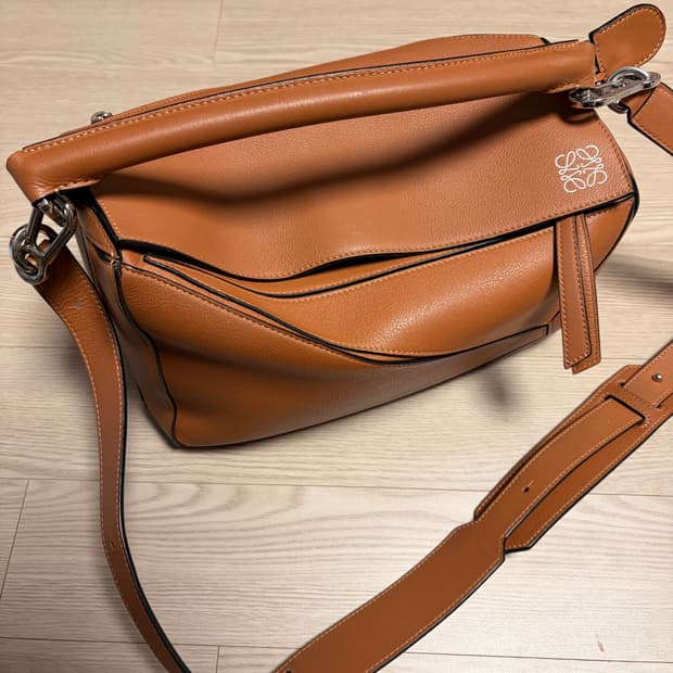 로에베 퍼즐백 탄 미디움