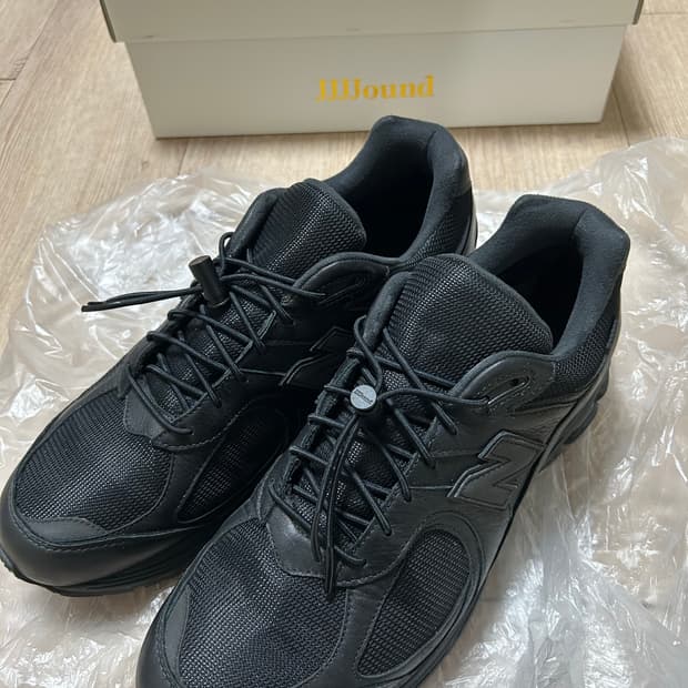 뉴발란스 x JJJ자운드 2002R 레더 고어텍스 블랙 스톰