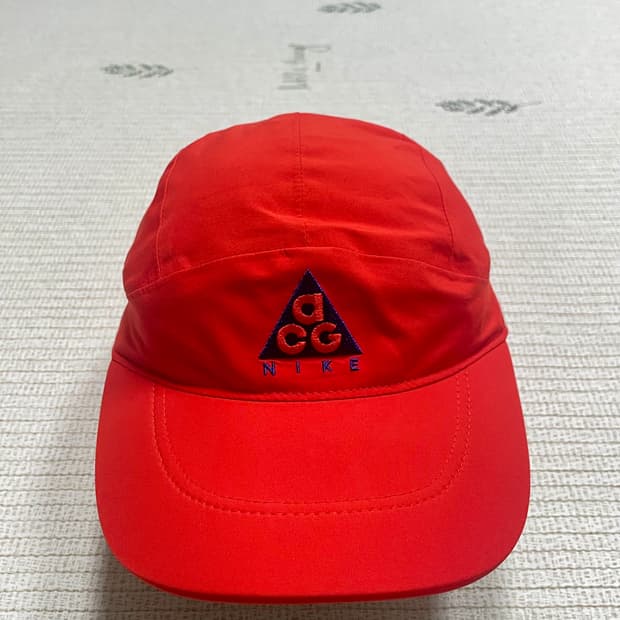 나이키 ACG 테일윈드 고어텍스 캡 레드