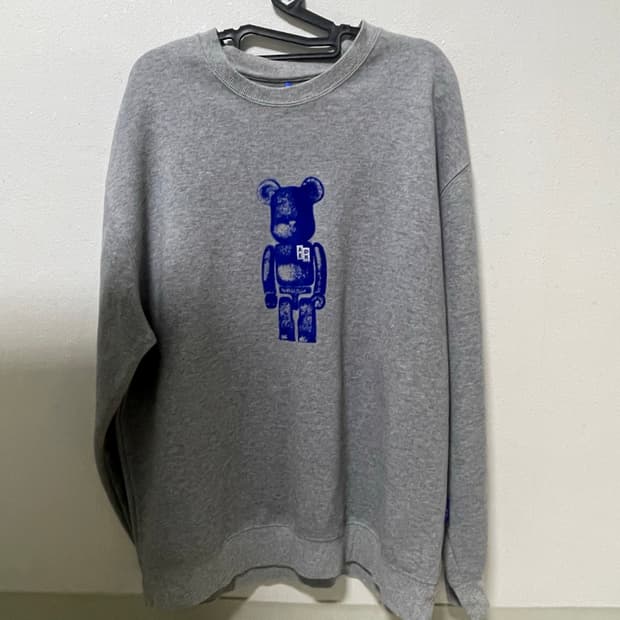 아더에러 베어브릭스 콜라보 맨투맨 A2