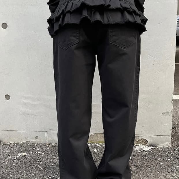 울리카 상투스 프릴팬츠