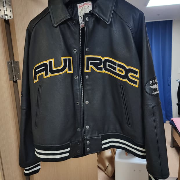 팔라스 x 아비렉스 좀비 자켓