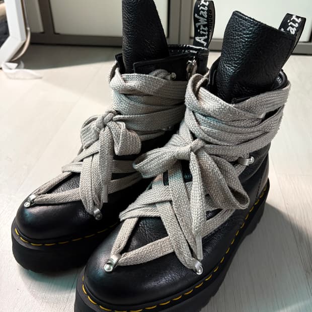 닥터마틴 x 릭 오웬스 1460 RO 레더 레이스 업 플랫폼 부츠 블랙 