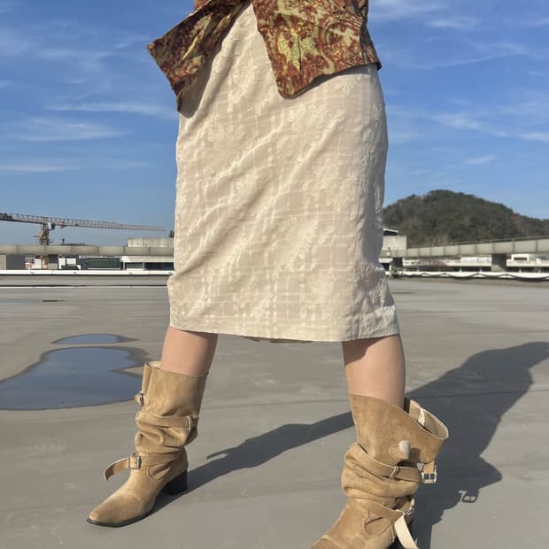 Embroidered Pencil Skirt 자수 펜슬 스커트