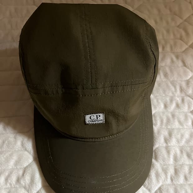 Cp컴퍼니 카키 볼캡