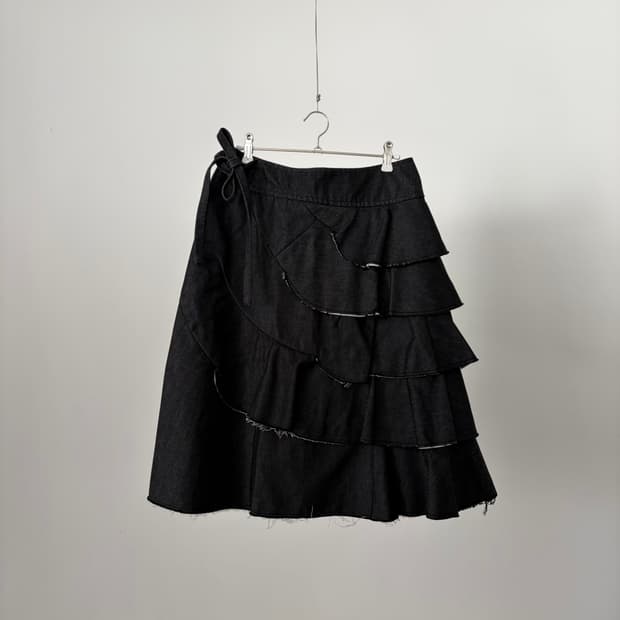 Ruffle Ribbon Distressed Denim Skirt