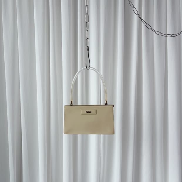 구찌 x 톰포드 FW00  글로시 레더 루사이트 핸들 숄더백