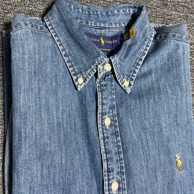 거의 새옷 옷정리 급처중. 최신형 QR택 폴로 청남방