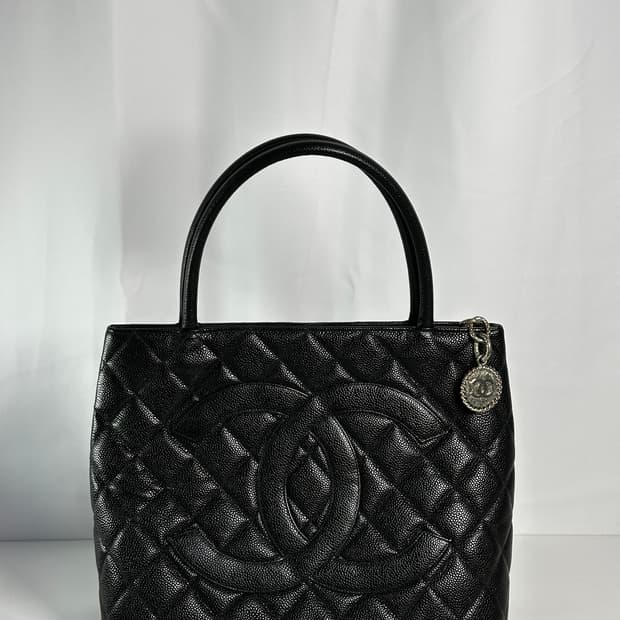 Chanel 샤넬 메달리온 토트백 / 코인백