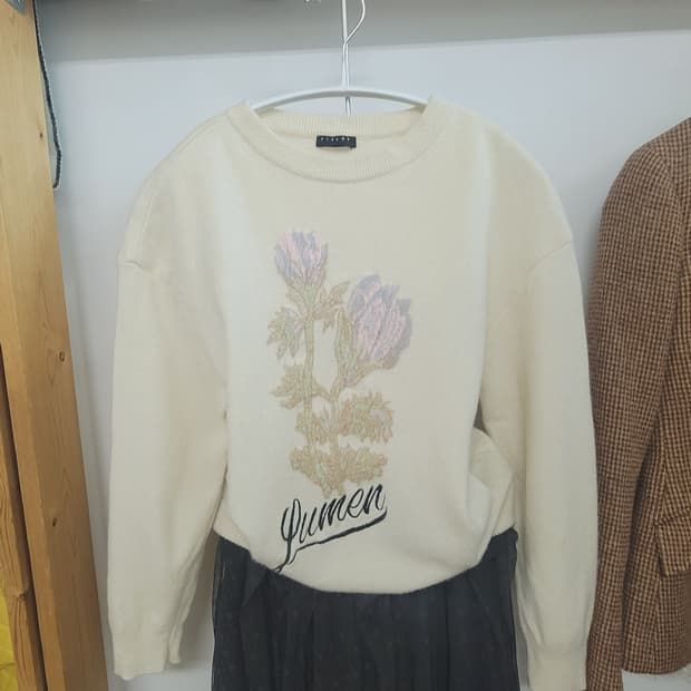 시슬리 아이보리 입체니트. 질스튜어트 레이스샤 스커트