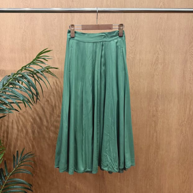 요지 야마모토 롱 스커트 사이드 포켓 백 투 버튼 디테일 플레어핏 그린
