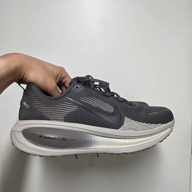 나이키 보메로18 265